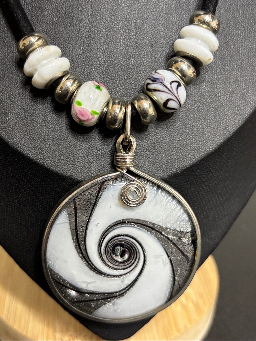 Vintage Swirl Glass Pendant Necklace Black White Glass Lampwork Beaded Cord - Picture 2 of 10